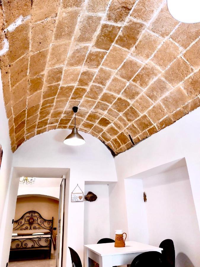 Corte Vico Palmisano Centro Storico Gallipoli Buitenkant foto