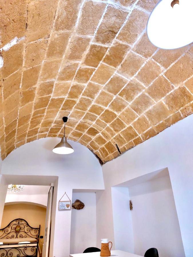 Corte Vico Palmisano Centro Storico Gallipoli Buitenkant foto