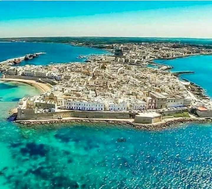 Corte Vico Palmisano Centro Storico Gallipoli Buitenkant foto
